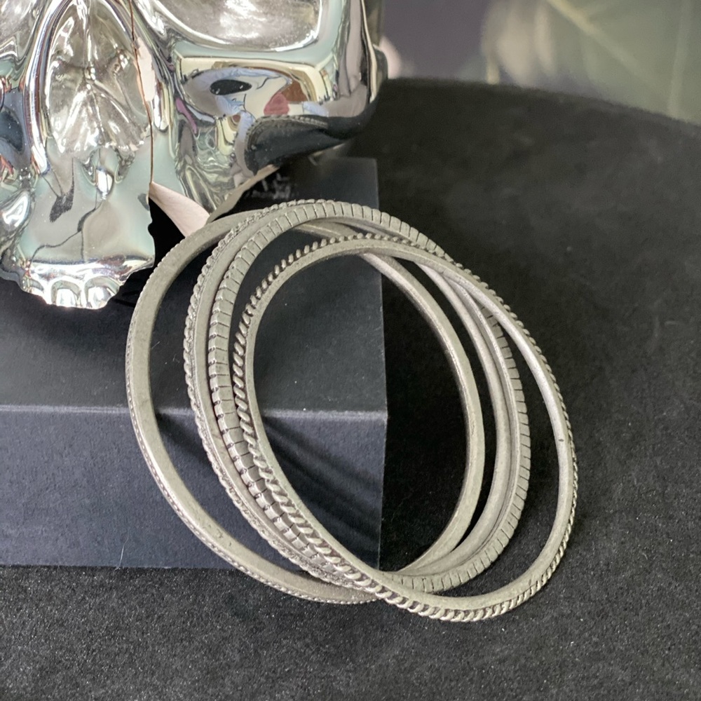 4 stacking bracelets - Picture 2 of 3